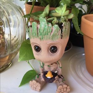 Baby groot Birdie Planter